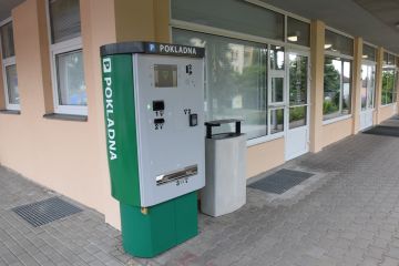 Automat se nachází před Nemocniční lékárnou